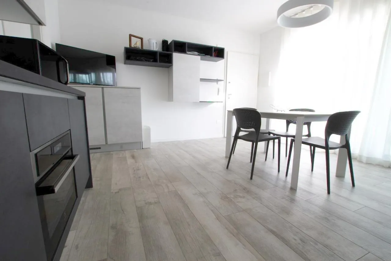 Apartment Gf Residence - Home Immobiliare Jesolo Italy