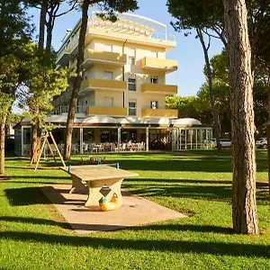 4* Aparthotel La Pineta